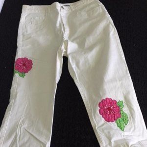 Escada Sport White & Hot Pink Flower Capri Pants Size 38 - Cruise Wear
